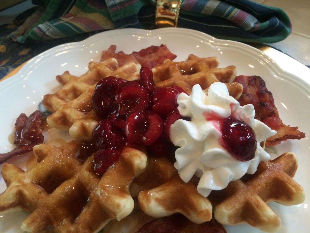 The Torch Lake Bed And Breakfast Central Lake 外观 照片