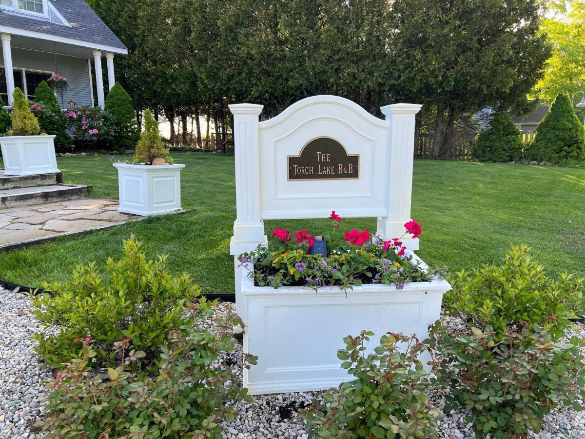 The Torch Lake Bed And Breakfast Central Lake 外观 照片