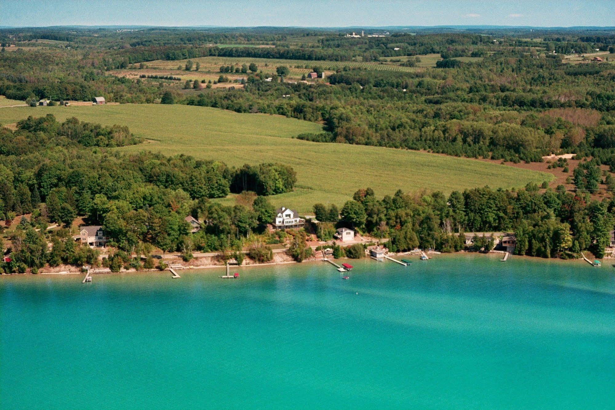 The Torch Lake Bed And Breakfast Central Lake 外观 照片